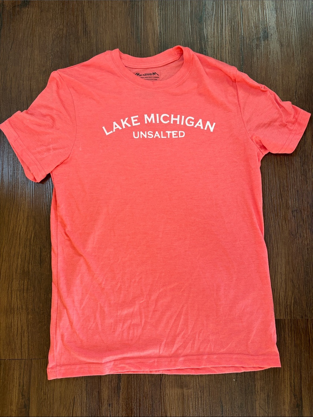 Coral Crewneck T-Shirt women sz S small Lake Michigan EUC